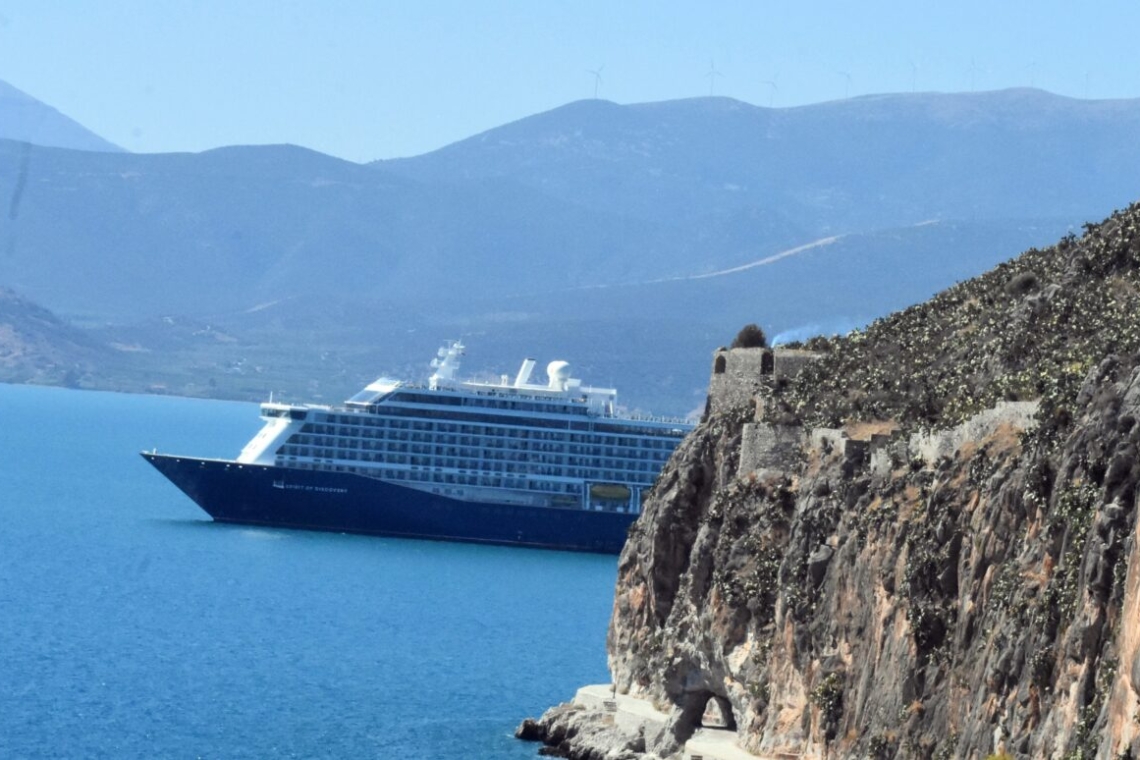 https://www.iefimerida.gr/sites/default/files/styles/medium_article_image/public/2021-08/asthenoforo-thalassa.jpg?itok=3gmmiqDG