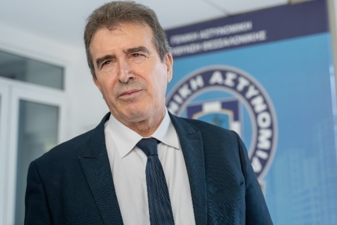 https://www.parapolitika.gr/images/640x360/3/jpg/files/2019-11-04/astynomikoi.jpg