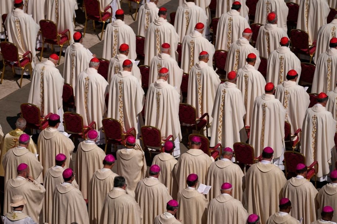 Πολιτικά παρασκήνια: Οι ισχυροί πίσω από τη διαδοχή του Πάπα