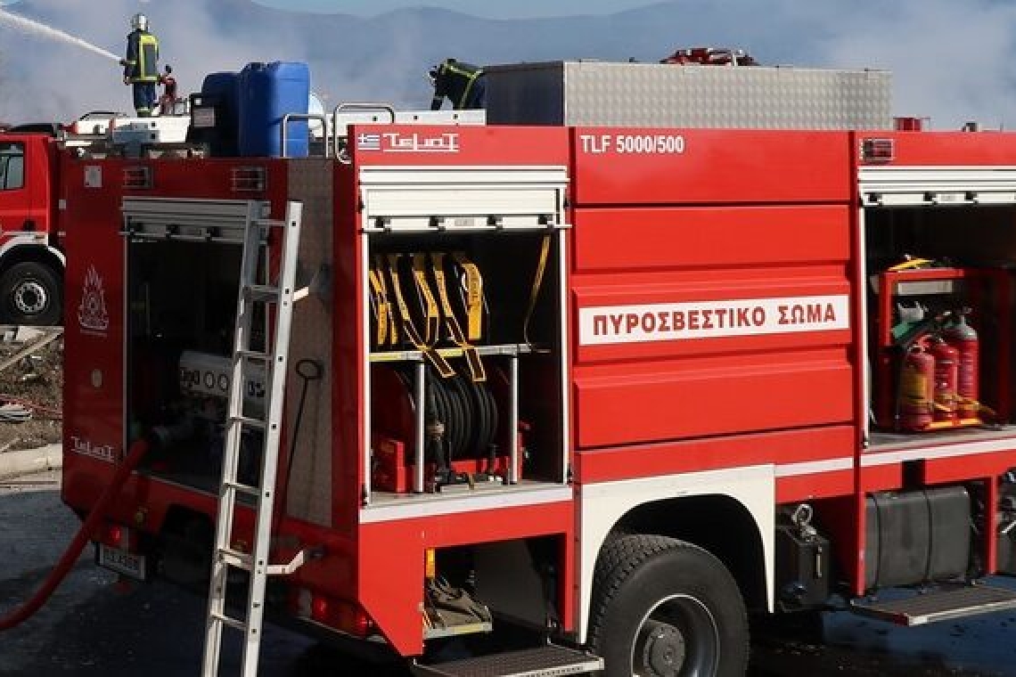 https://www.parapolitika.gr/images/640x360/2/jpg/files/2024-11-28/pirosvestiki-litoxoro.jpg