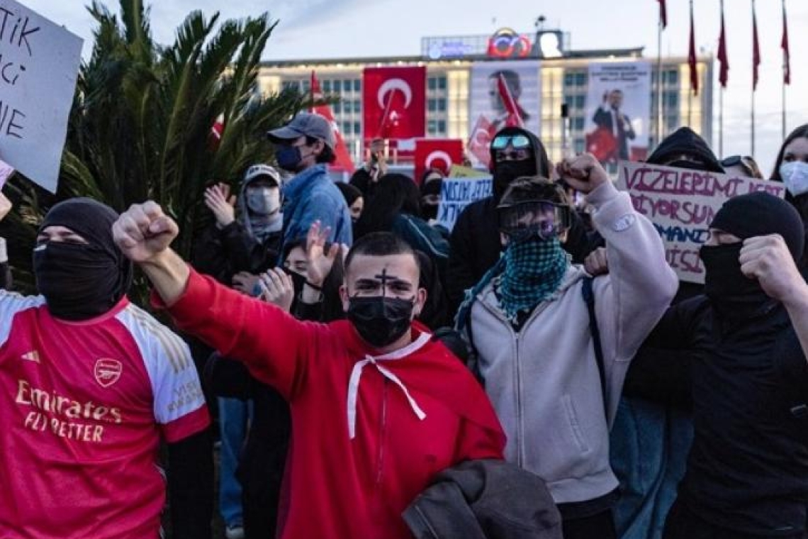 Σύλληψη 97 φοιτητών σε διαμαρτυρία στην Κωνσταντινούπολη από την αστυνομία