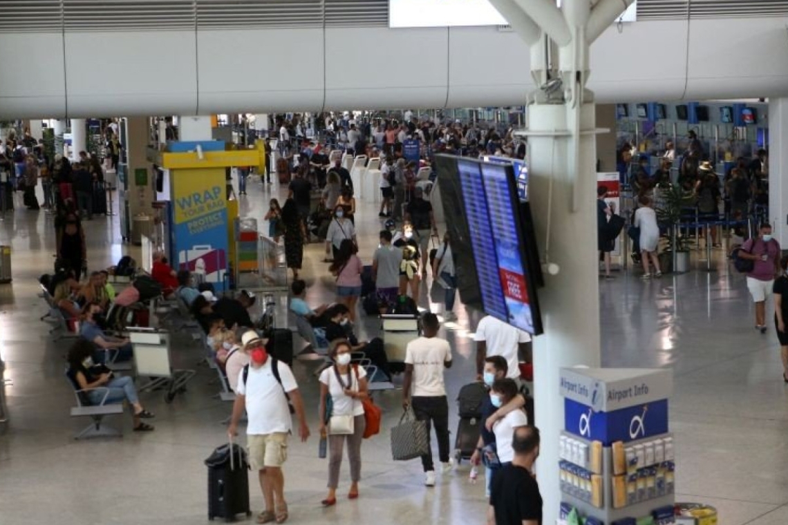 Αδικαιολόγητες χρεώσεις αποσκευών: Καταγγελίες κατά 7 αεροπορικών εταιρειών