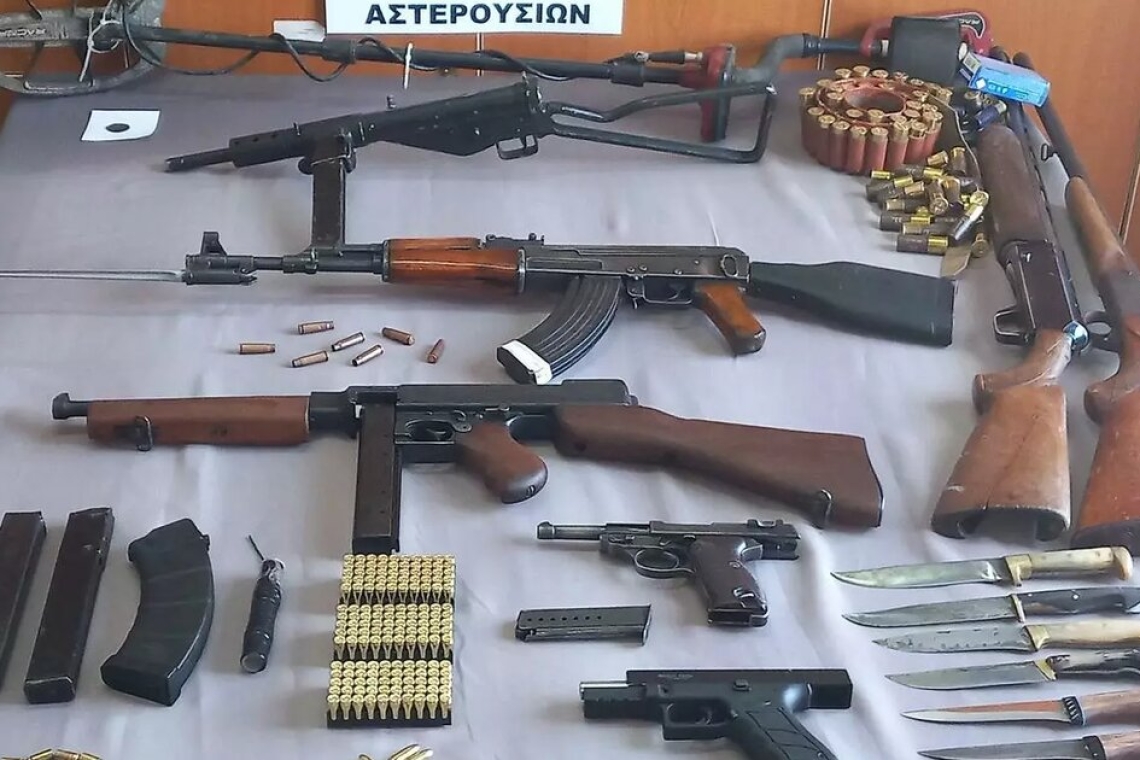 Οπλοστάσιο πατέρα και γιου αποκαλύφθηκε στη Μεσαρά Ηρακλείου