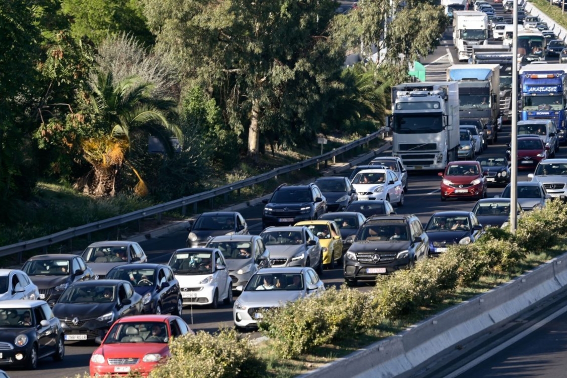 Μεγάλες καθυστερήσεις σε  Κηφισό, Κηφισίας και Αττική Οδό