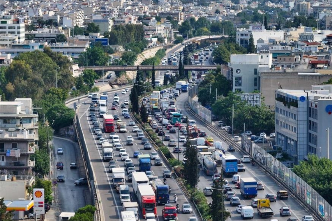 Η κίνηση στους δρόμους της Αθήνας για το τριήμερο του Αγίου Πνεύματος