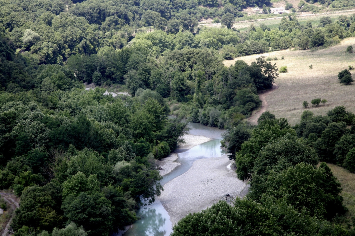Τραγωδία στον Άραχθο: Εγκεφαλικά νεκρά τα δύο αγόρια που παρασύρθηκαν από τα νερά