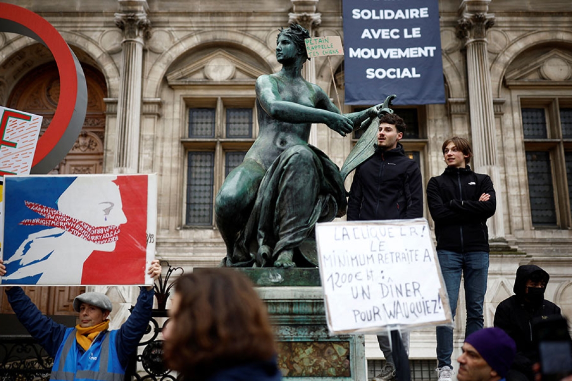 Αναταραχή στη Γαλλία: Αύξηση του ορίου ηλικίας συνταξιοδότησης στα 66 έτη
