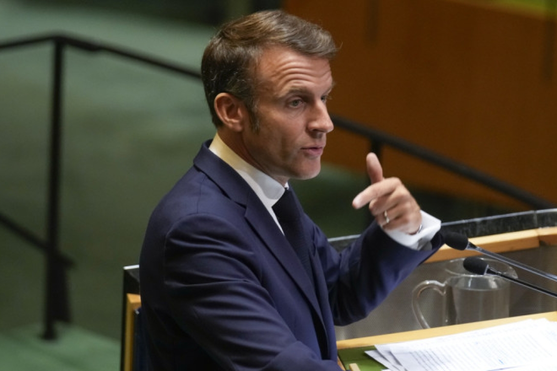 Ο Μακρόν ζητάει να σταματήσουν οι επιθέσεις κατά αμάχων στη Μέση Ανατολή