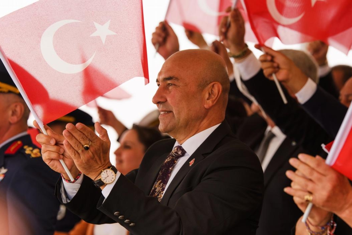 Σύλληψη του πρώην δημάρχου Σμύρνης για κατηγορίες διαφθοράς