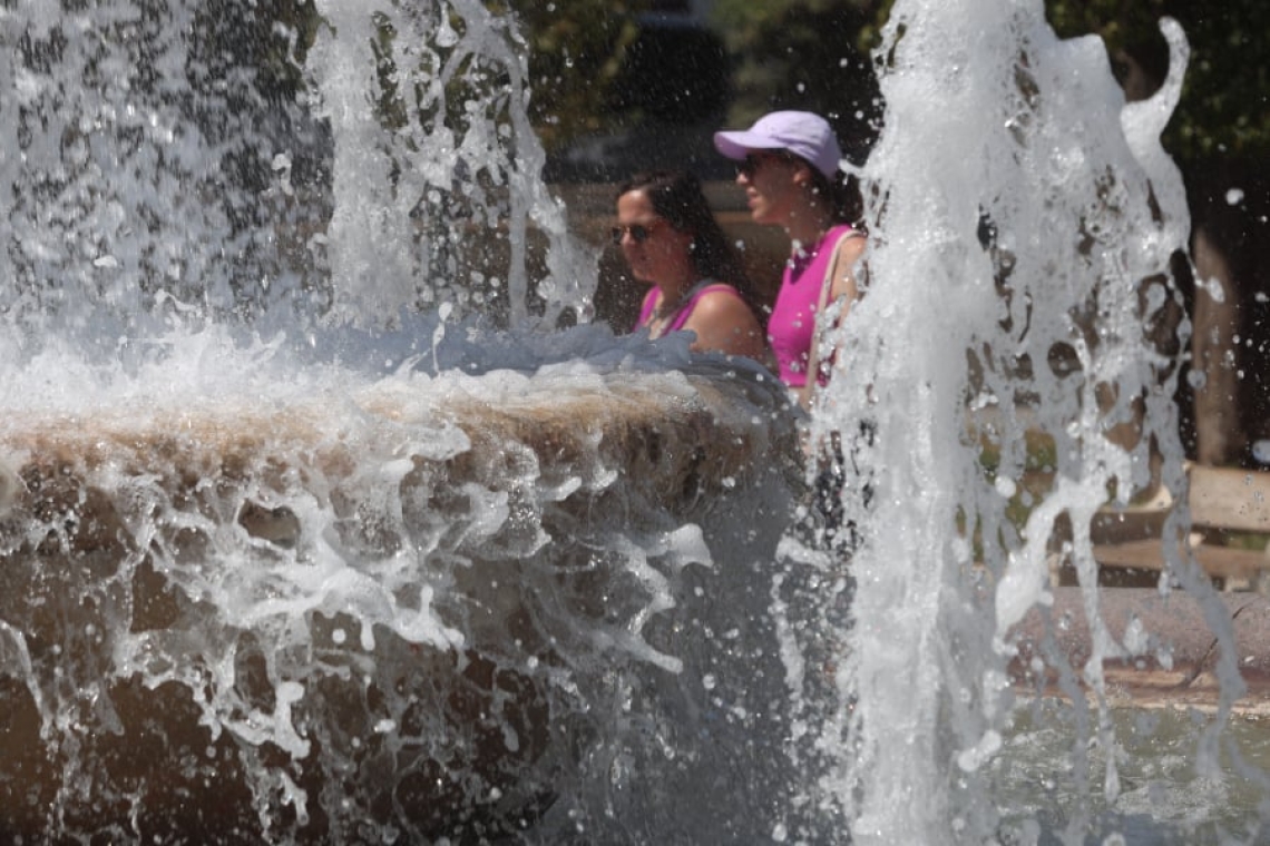 Καύσωνας σκεπάζει τη Νότια Ευρώπη με επικίνδυνες θερμοκρασίες