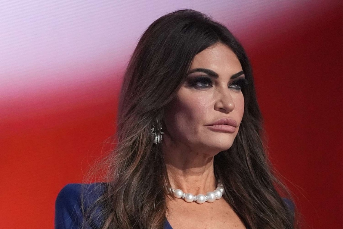 Η Kimberly Guilfoyle επισκέπτεται την Ελλάδα με έγκριση από το Κογκρέσο