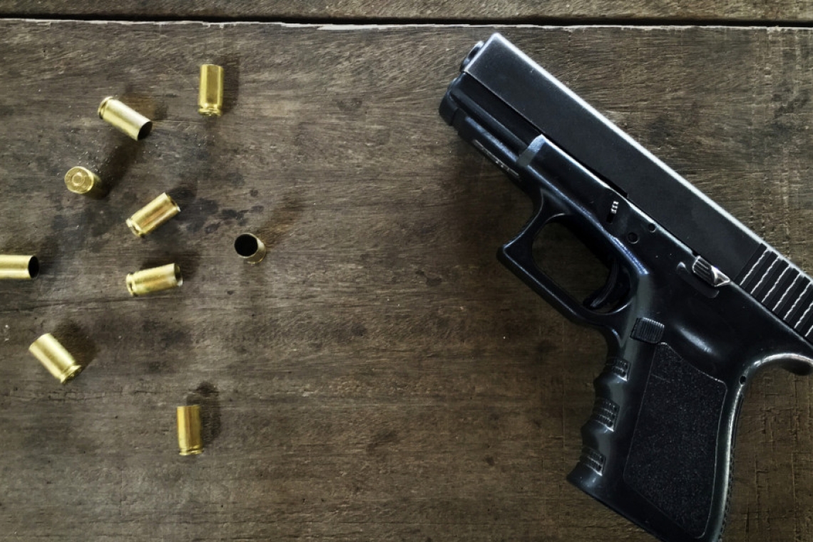 Σύλληψη στην Ηλιούπολη: Πήγε στο αστυνομικό τμήμα με πιστόλι, γεμιστήρα και σιγαστήρα