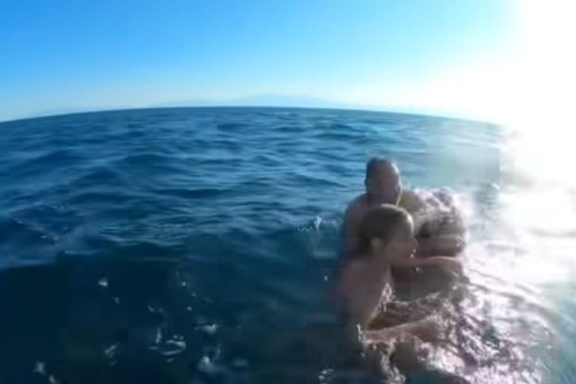 Ηρωική διάσωση πατέρα και κόρης από νεαρό kite surfer στη Θεσσαλονίκη