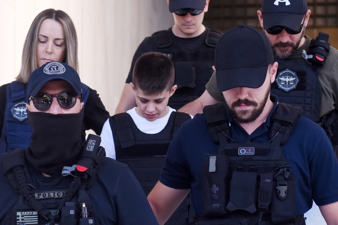 Η απολογία της Μουρτζούκου στην Πάτρα: Οι αντιδράσεις του πλήθους