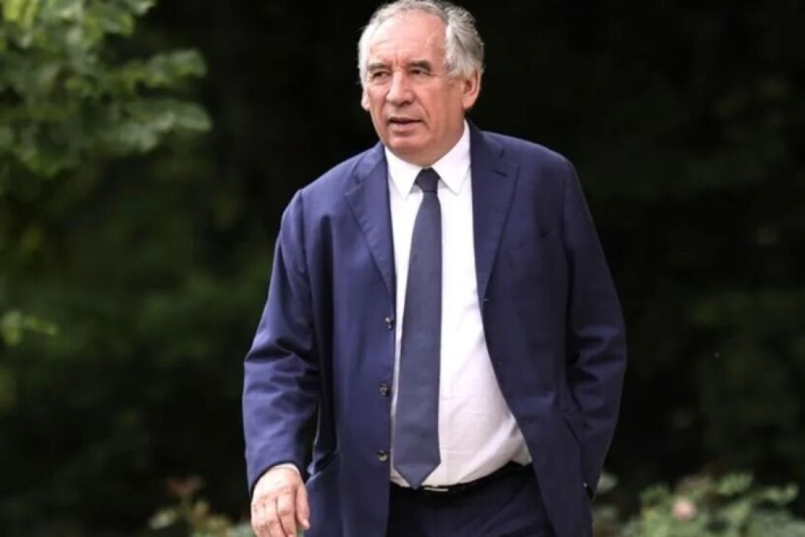 Βράζει η Γαλλία για μέτρα-σοκ από Μπαϊρού, η αναφορά για την Ελλάδα