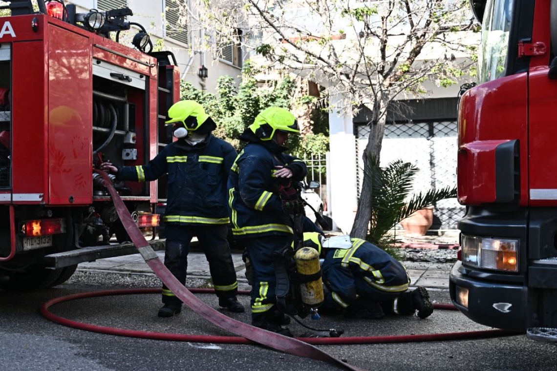 Φωτιά σε μεζονέτα στον Κορυδαλλό, στο νοσοκομείο ο ένοικος με εγκαύματα