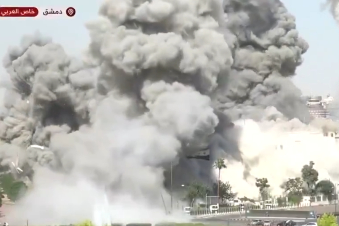 Ισραηλινή επίθεση στη Δαμασκό: Στόχος το προεδρικό παλάτι και το Υπουργείο Άμυνας