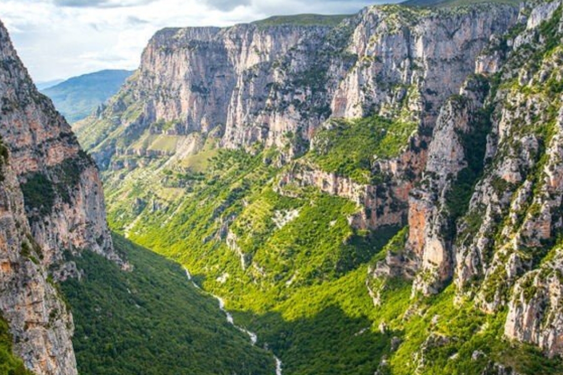 Διάσωση τραυματισμένης τουρίστριας στο φαράγγι του Βίκου