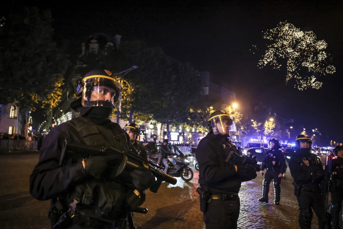 Ταραχές στη Λιμόζ: Επιθέσεις σε οχήματα και τραυματίες αστυνομικοί