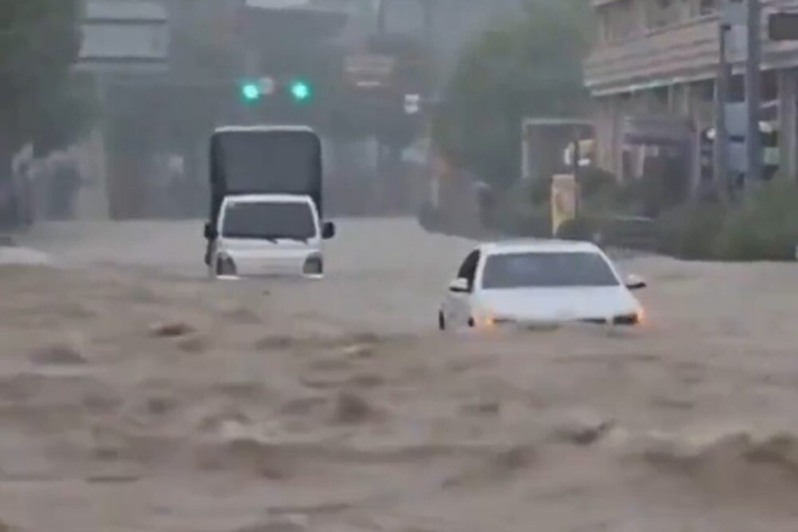 Πλημμύρες στη Νότια Κορέα: Οι απώλειες και οι αγνοούμενοι αυξάνονται