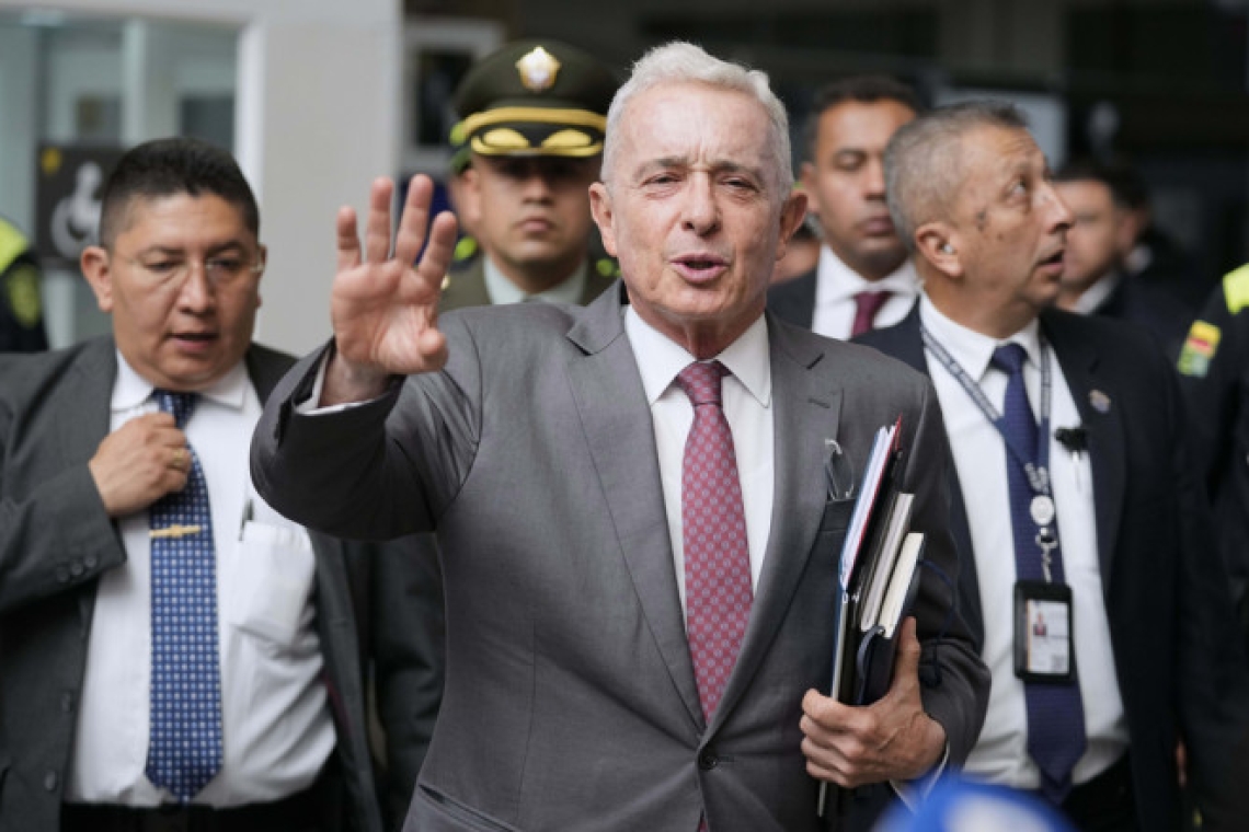 Ένοχος για επηρεασμό μαρτύρων ο πρώην πρόεδρος της Κολομβίας Ουρίμπε