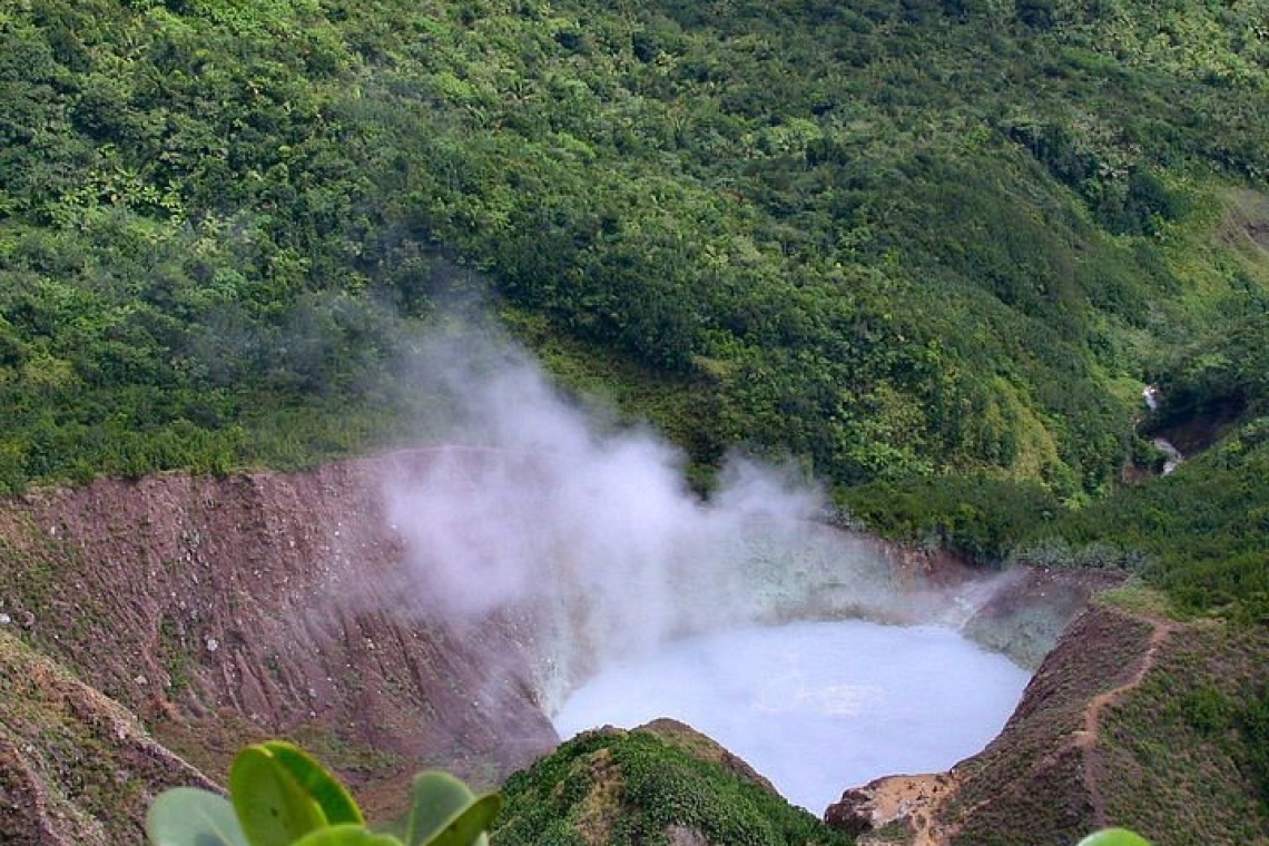 Η θάλασσα που βράζει στο νησί Δομινίκα