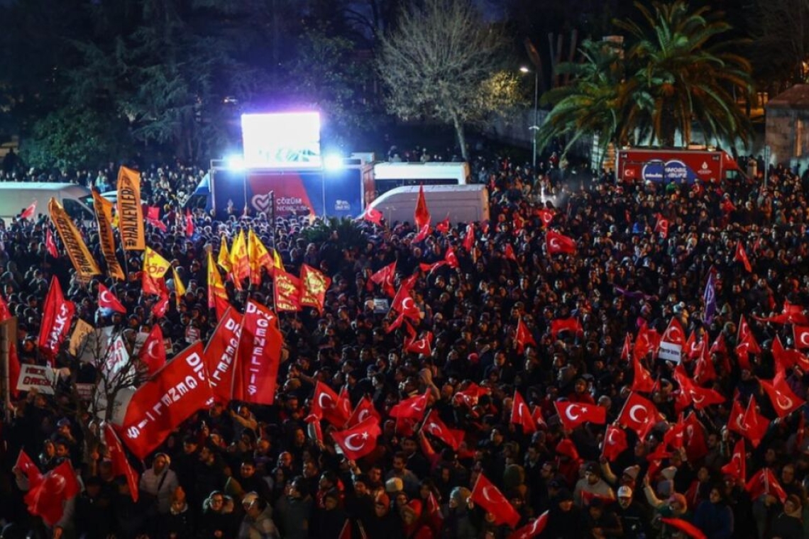 Διαδήλωση κατά Ερντογάν στην Κωνσταντινούπολη από το CHP