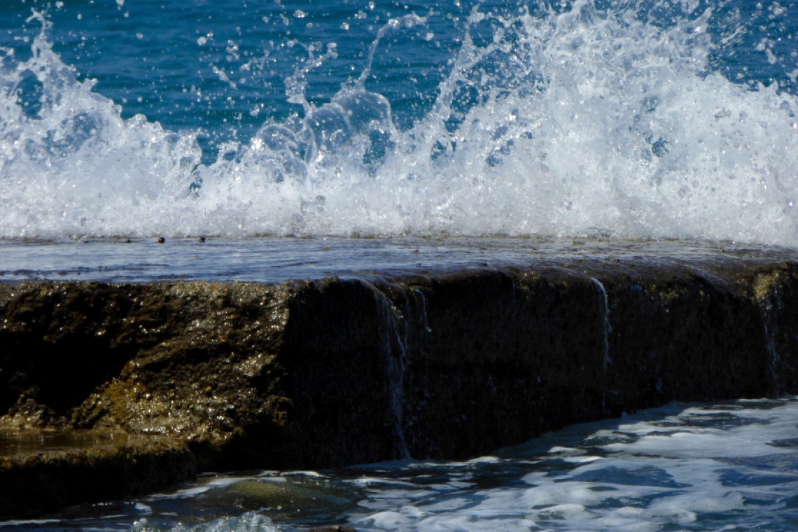 Πρώτο φθινοπωρινό Σαββατοκύριακο με θυελλώδεις βοριάδες στο Αιγαίο