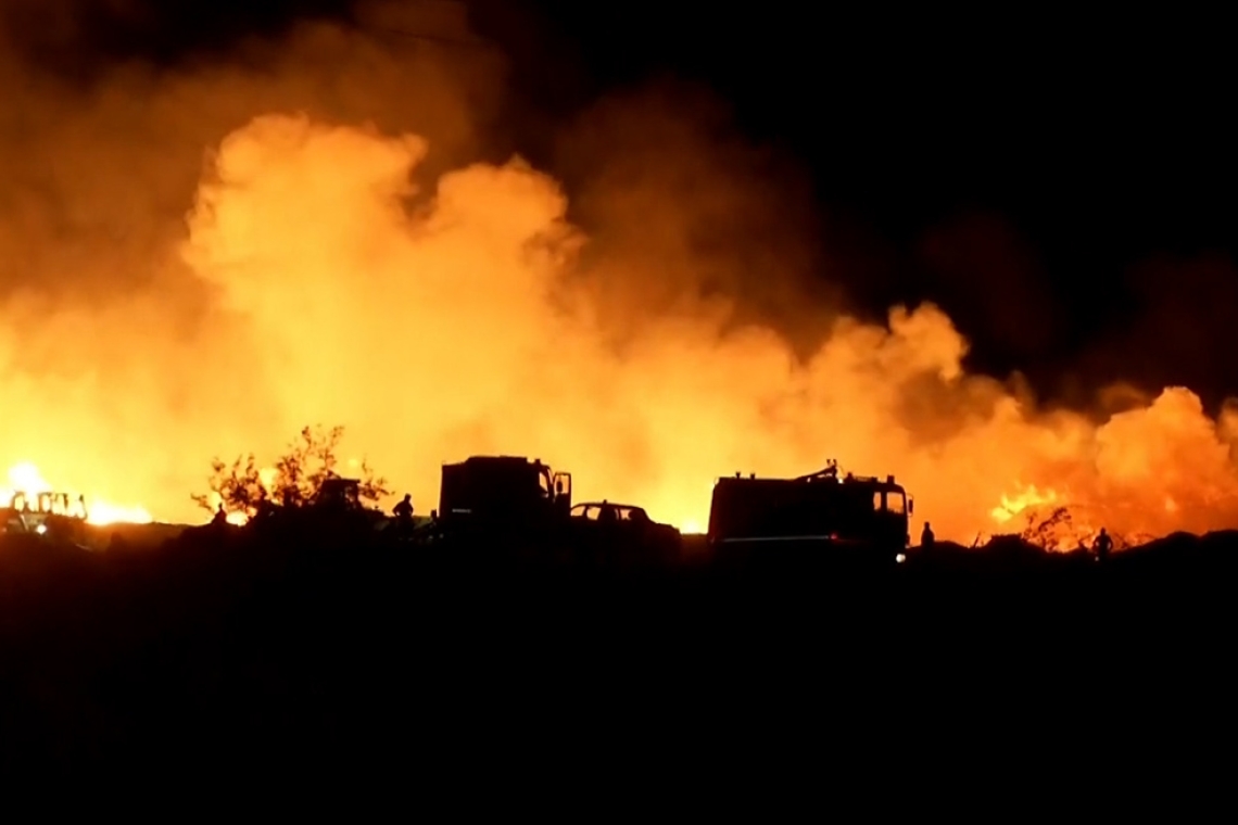 Φωτιά στο Αριοχώρι Καλαμάτας: Μαίνεται η επιχείρηση κατάσβεσης