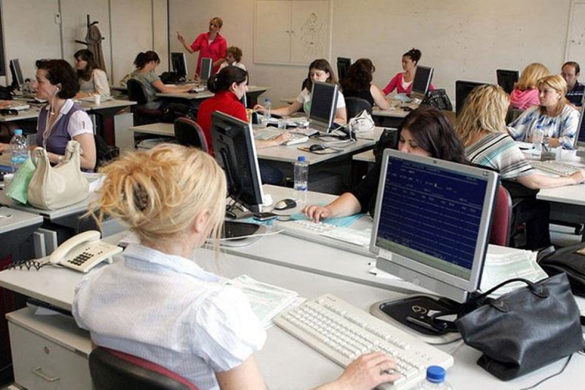 20.000 νέες προσλήψεις στο δημόσιο και μπόνους παραγωγικότητας