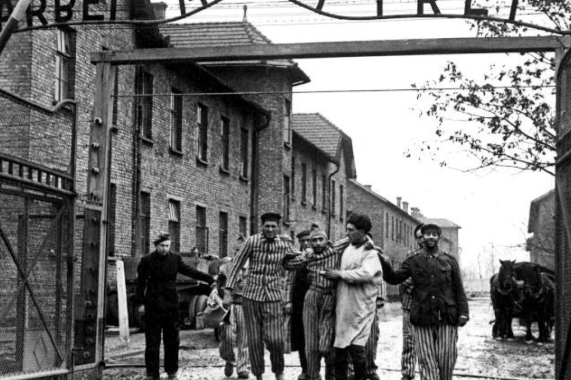 Αντιδράσεις για υπουργό της Μελόνι: Αποκαλεί εκδρομές τις επισκέψεις στο Άουσβιτς