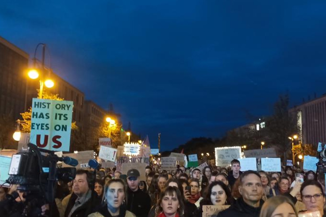 Διαμαρτυρία στο Βερολίνο κατά Μερτς για δηλώσεις περί μεταναστών