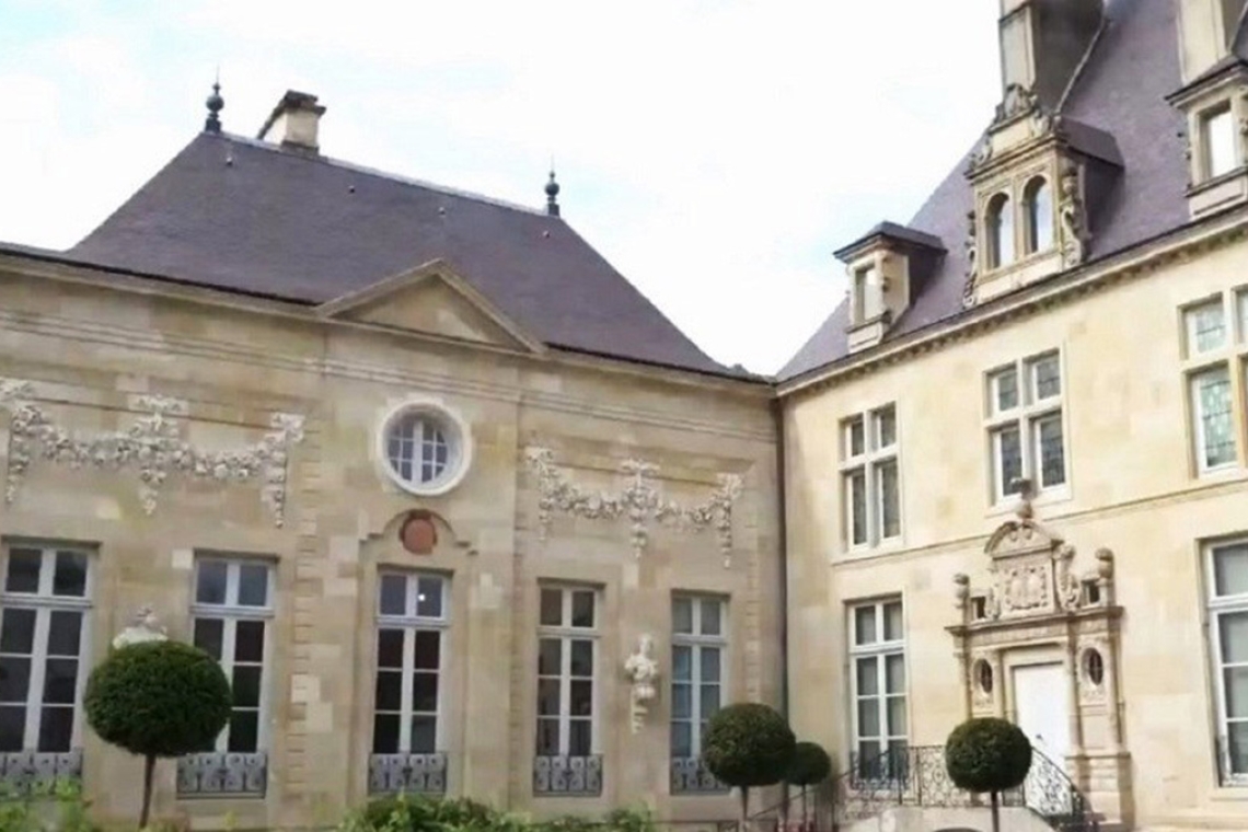 Γαλλία - Ληστεία στο μουσείο Denis Diderot: Κλοπή 2.000 νομισμάτων