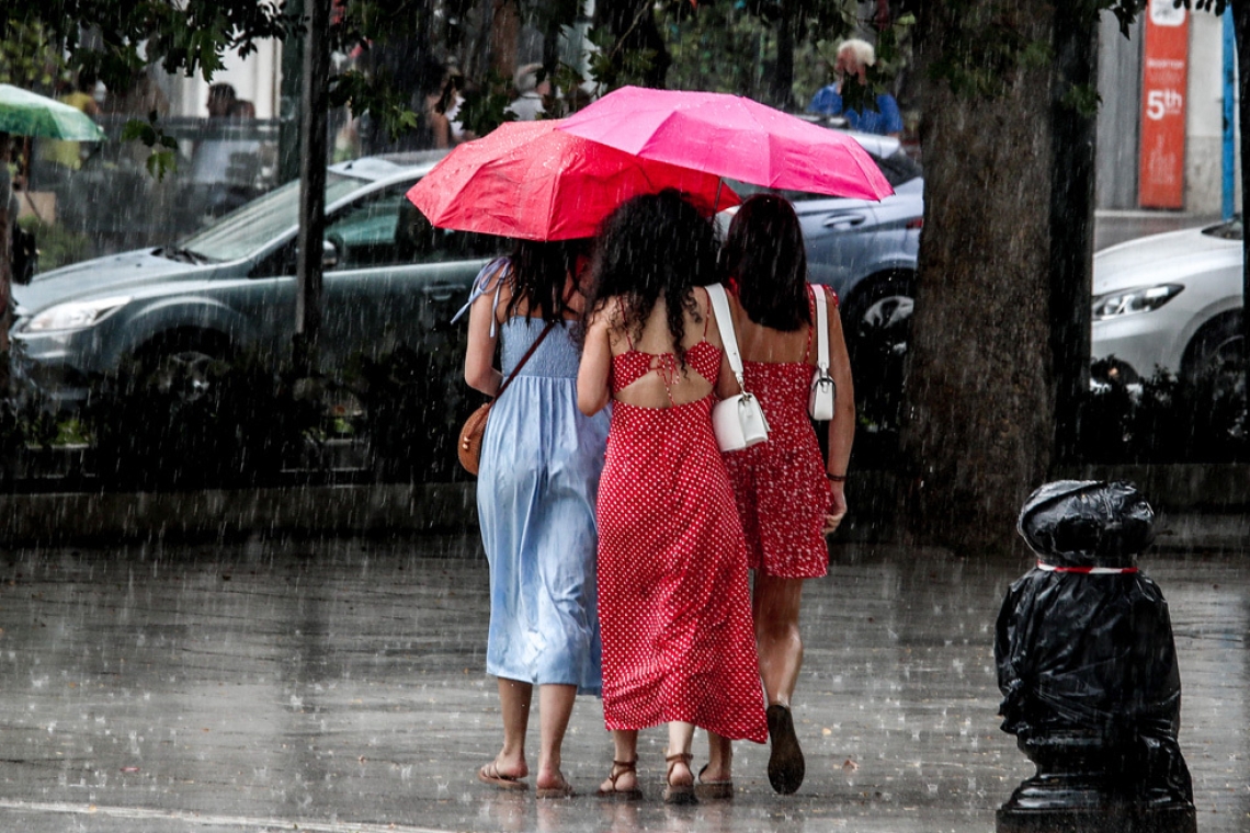 Καιρός: Βροχοπτώσεις το διήμερο και άνοδος της θερμοκρασίας το Σαββατοκύριακο