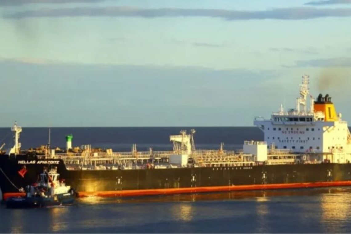 Επίθεση πειρατών σε ελληνόκτητο τάνκερ ανοικτά της Σομαλίας