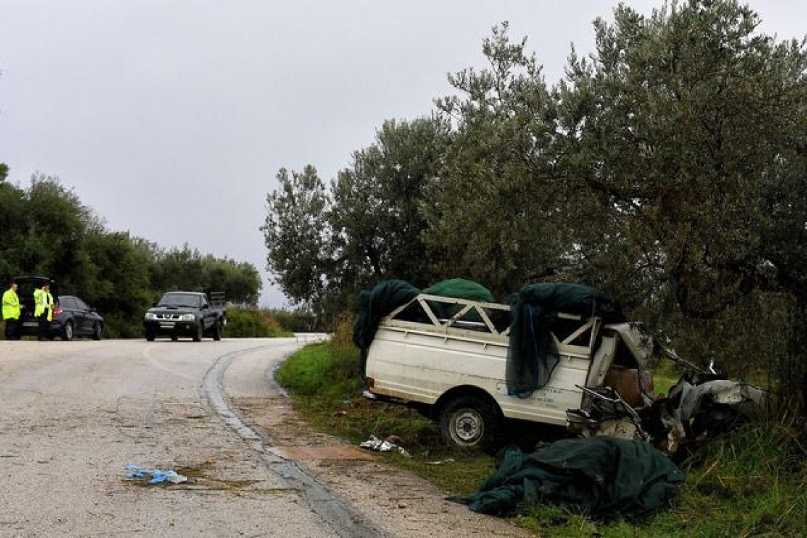 Τροχαίο στην Κορινθία με έναν νεκρο και δύο σοβαρά τραυματίες