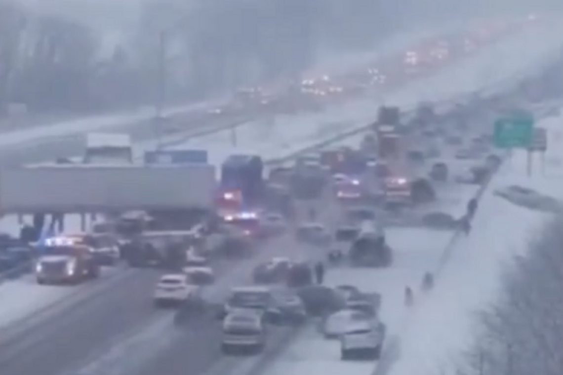 ΗΠΑ: Καραμπόλα 45 οχημάτων λόγω χιονιού στην Ιντιάνα