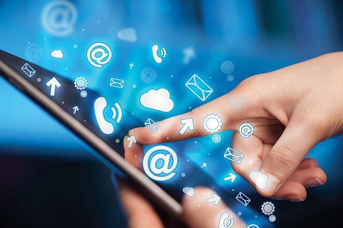 Η εποχή που το ψηφιακό αποτύπωμα προηγείται της προσωπικής γνωριμίας