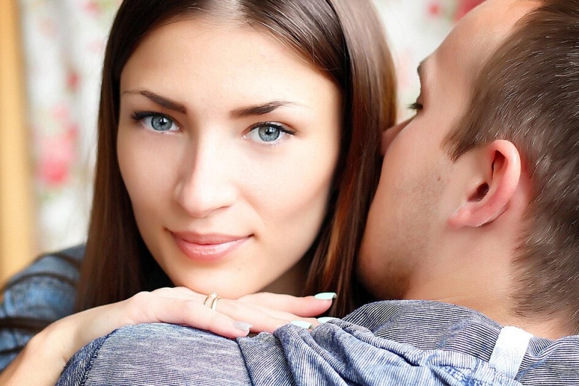 Γιατί η επιθυμία φουντώνει όταν δεν υπάρχει βεβαιότητα