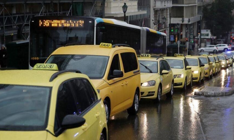 48ωρη απεργία των ταξί Τρίτη και Τετάρτη