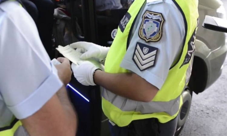 Έκρηξη παραβάσεων ΚΟΚ στη Θεσσαλονίκη: 800 κλήσεις σε μία νύχτα