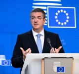 Μέτρα από τον Τζιτζικώστα για μεταφορές και καύσιμα λόγω κρίσης