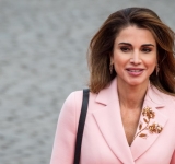 Βασίλισσα Ράνια: Ψώνια για τα εγγόνια της με στυλ