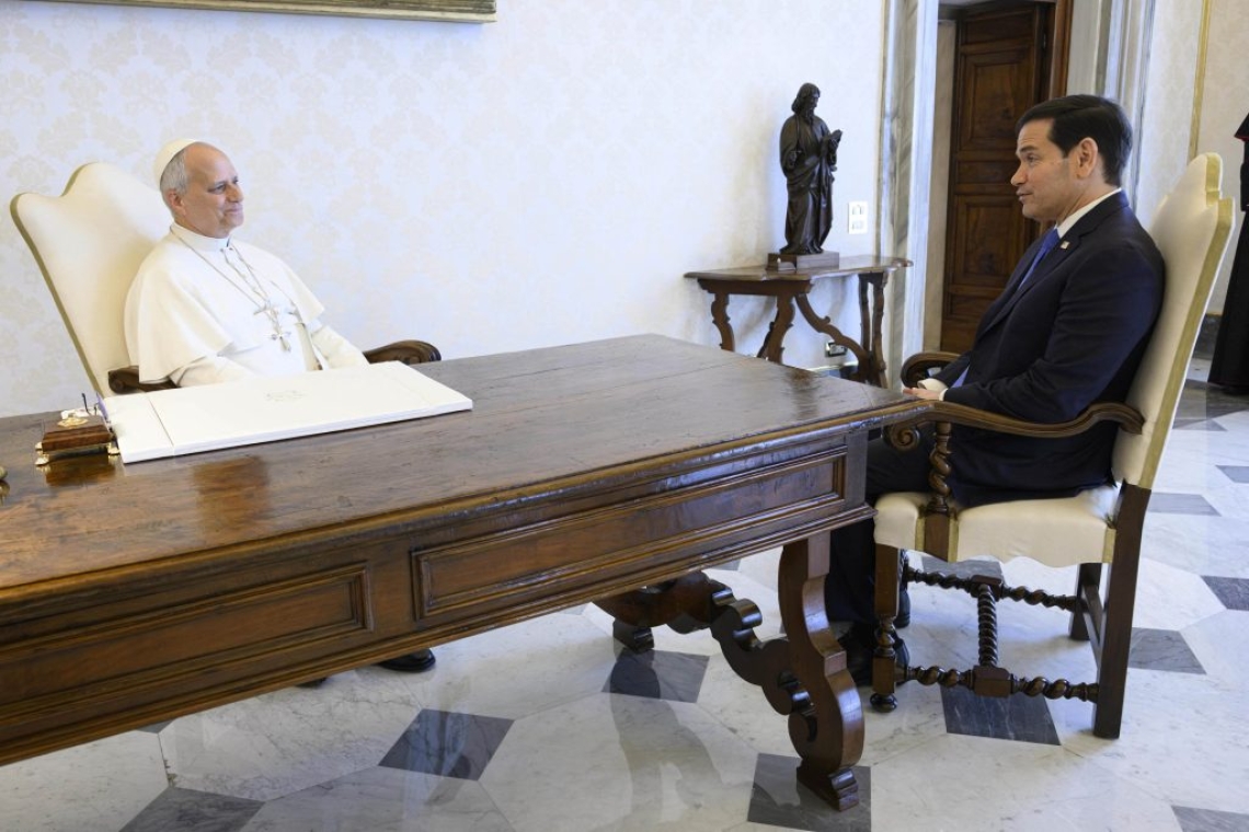 https://www.real.gr/wp-content/uploads/2026/05/rubio-pope-standing.jpg