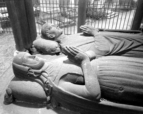 abelardo y elosa en el cementerio pre lachaise de pars